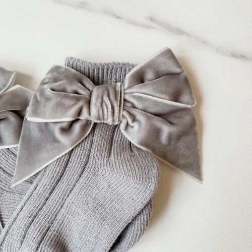 Chaussettes à nœud en velours gris