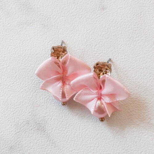 Handmade Pearl Bow Earrings pink